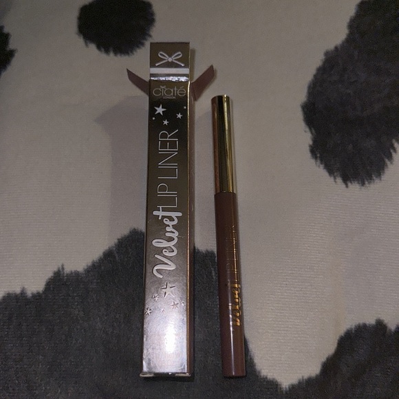 Ciate Coco Velvety Matte Lip Liner Pencil New in box longwearing - Picture 2 of 2